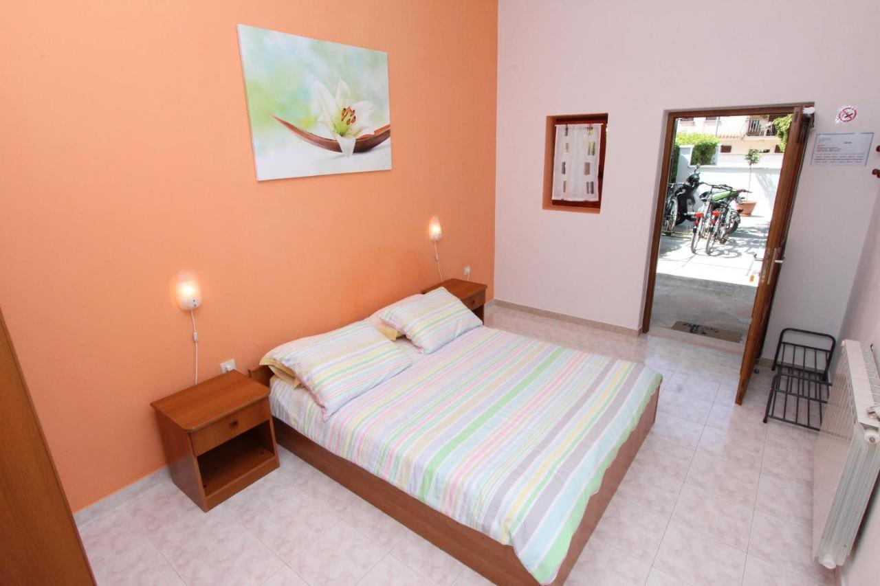 Apartments Denise 로비니 외부 사진